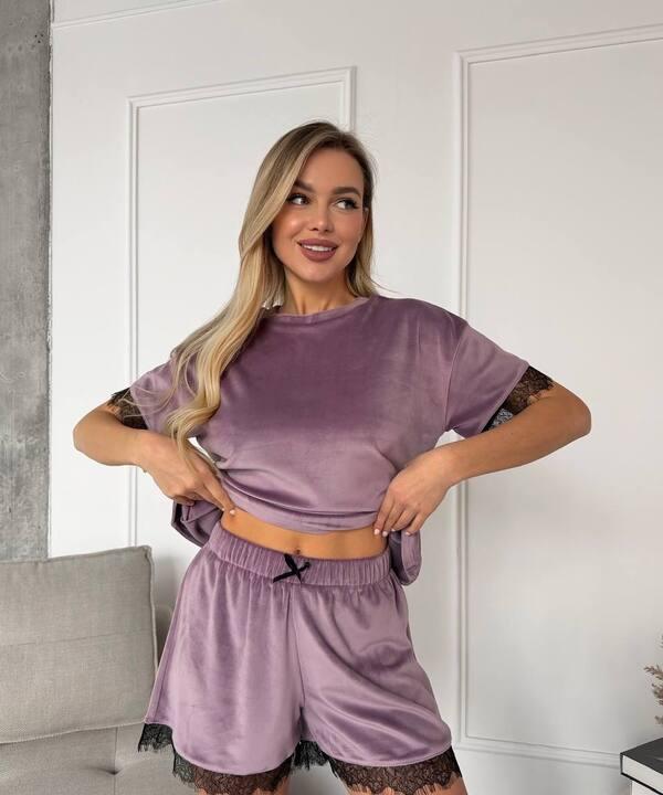 Пижама женская велюровая домашняя с футболкой и шортами с кружевом демисезонная