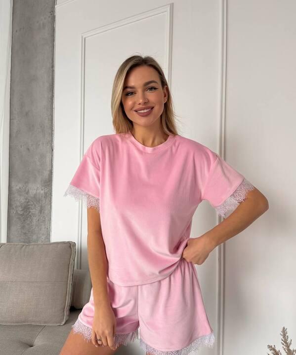 Пижама женская велюровая домашняя с футболкой и шортами с кружевом демисезонная