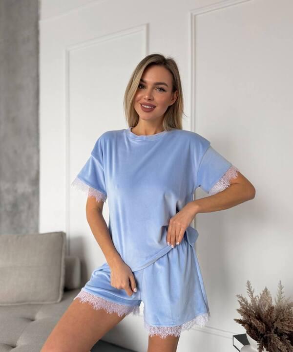 Пижама женская велюровая домашняя с футболкой и шортами с кружевом демисезонная