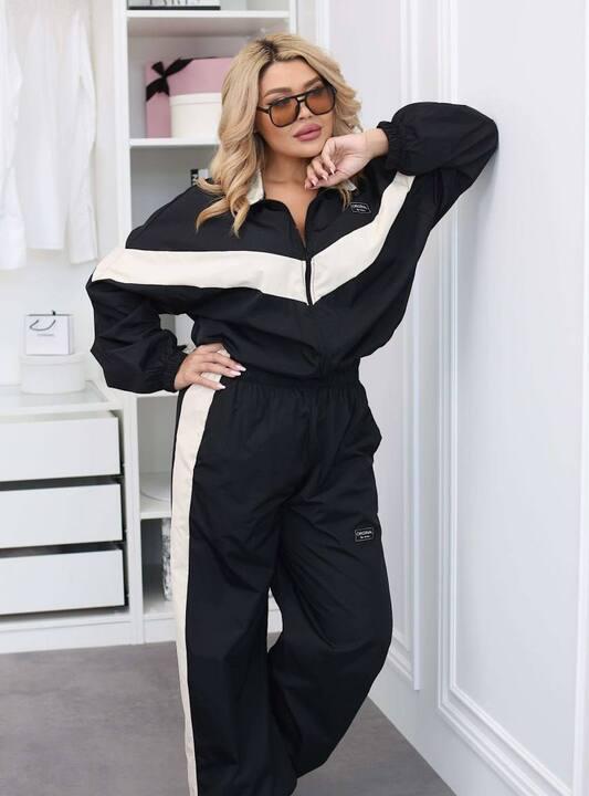 Спортивный костюм женский из полиэстера с кофтой на молнии и свободными брюками оверсайз демисезонный