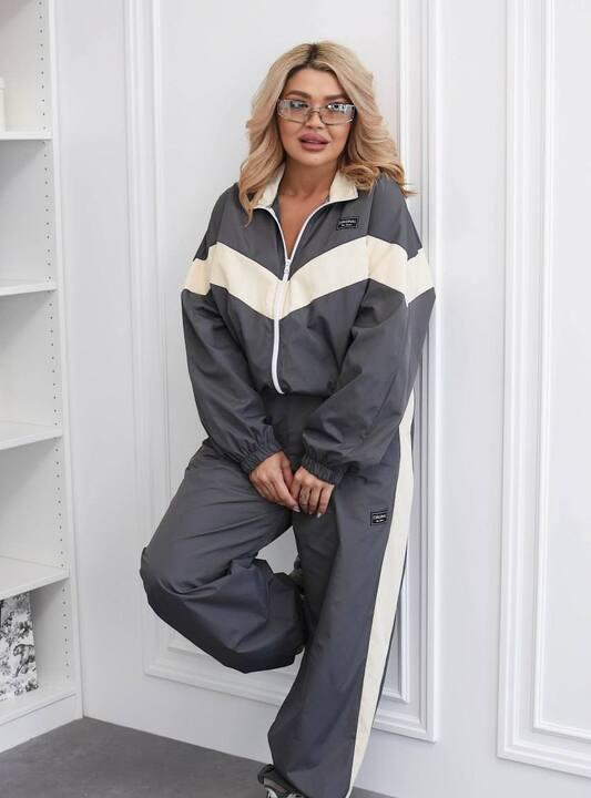 Спортивный костюм женский из полиэстера с кофтой на молнии и свободными брюками оверсайз демисезонный