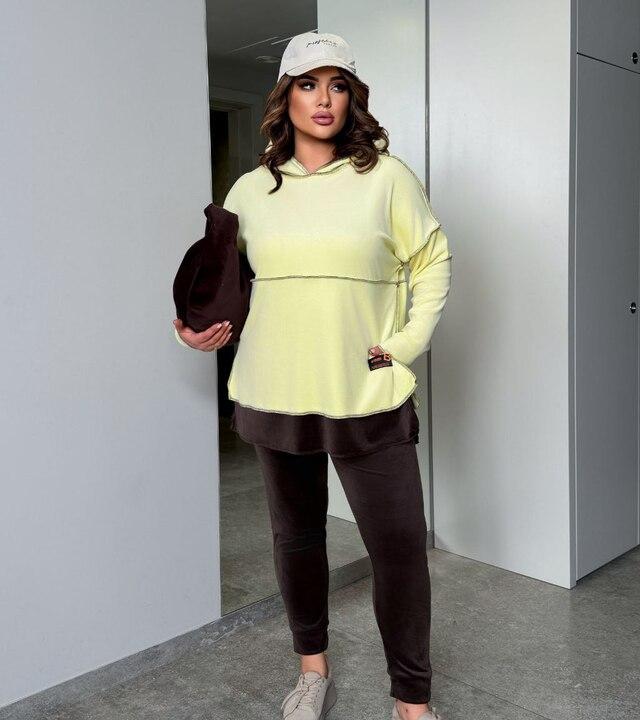 Спортивный костюм-двойка женский из велюра с туникой свободного кроя и брюками 7/8 с высокой посадкой демисезонный