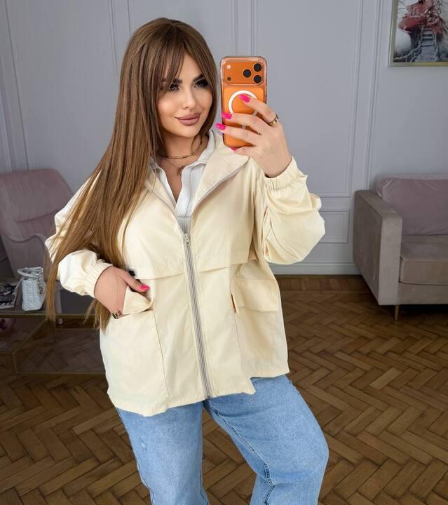 Ветровка женская из плащевки Канада с капюшоном на молнии средняя весенняя