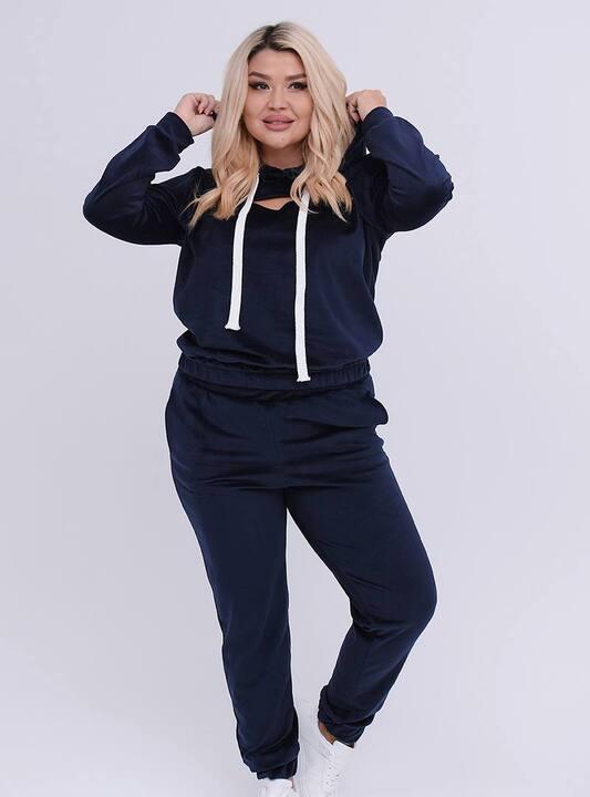 Спортивный костюм женский из велюра с худи и прямыми брюками демисезонный