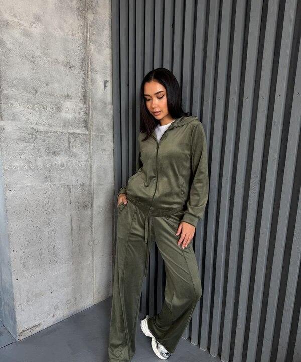 Костюм-тройка женский из микро вельвета и двунитки с бомбером футболкой и широкими брюками оверсайз повседневный весенний