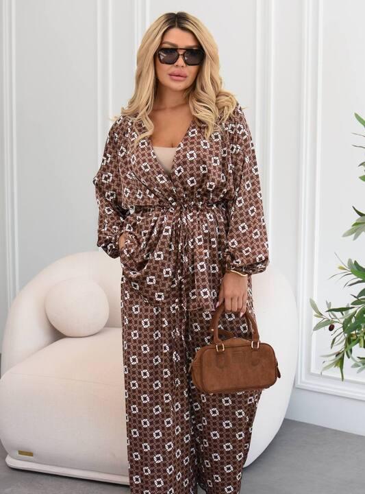 Костюм-двойка женский из шелка Армани с рубашкой на запах под пояс и широкими брюками весенний