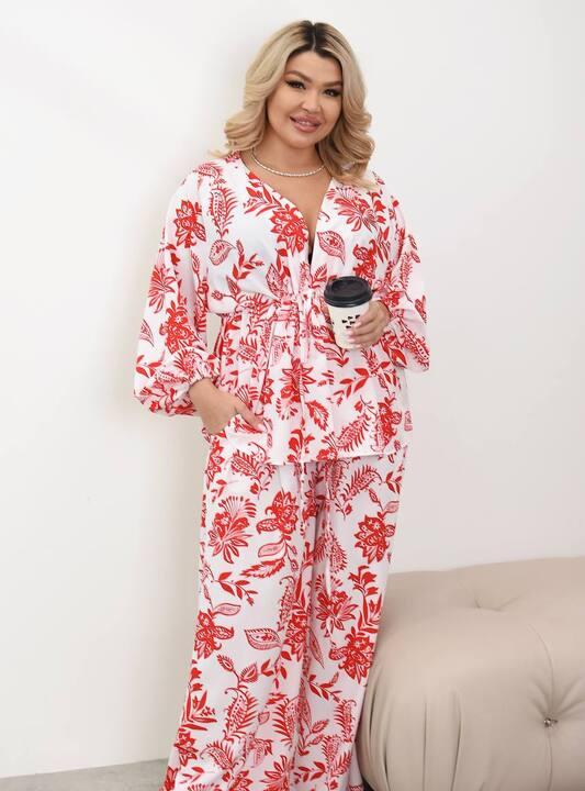 Костюм-двойка женский из софта с рубашкой на запах под пояс и широкими брюками весенний