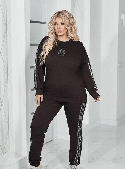 Спортивный костюм женский из двунитки с кофтой свободного кроя и брюками с лампасами демисезонный