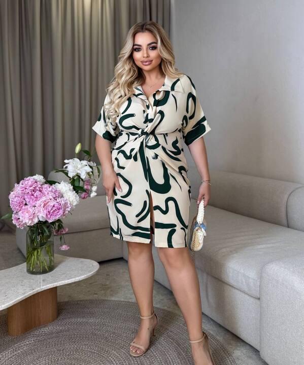 Платье на запах женское с абстрактным принтом и драпировкой на талии весеннее