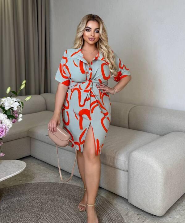 Платье-рубашка женское из софта с абстрактным принтом и поясом на талии миди весеннее