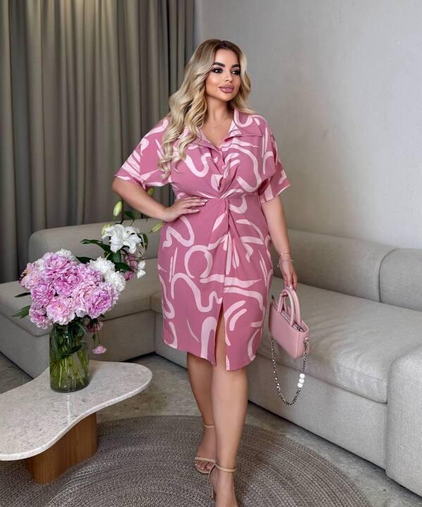 Платье-рубашка женское из софта с абстрактным принтом и драпировкой на талии миди весеннее