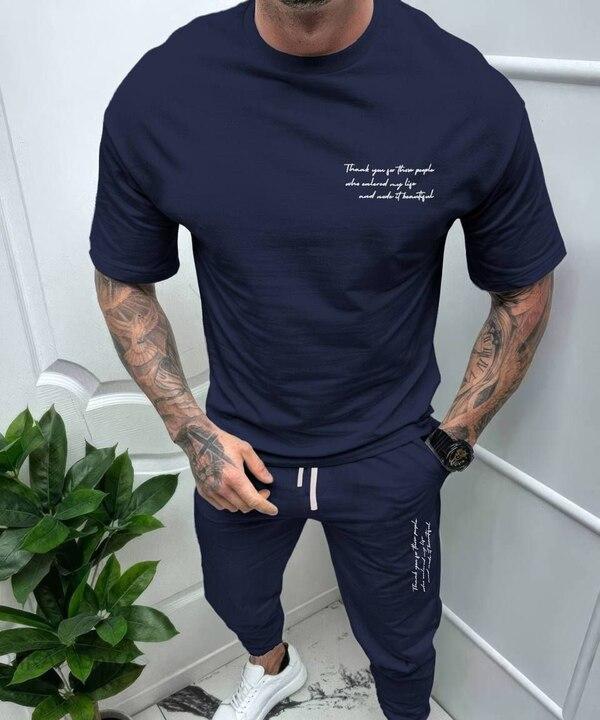 Спортивный костюм мужской из двунитки с футболкой и брюками с манжетами и принтом демисезонный