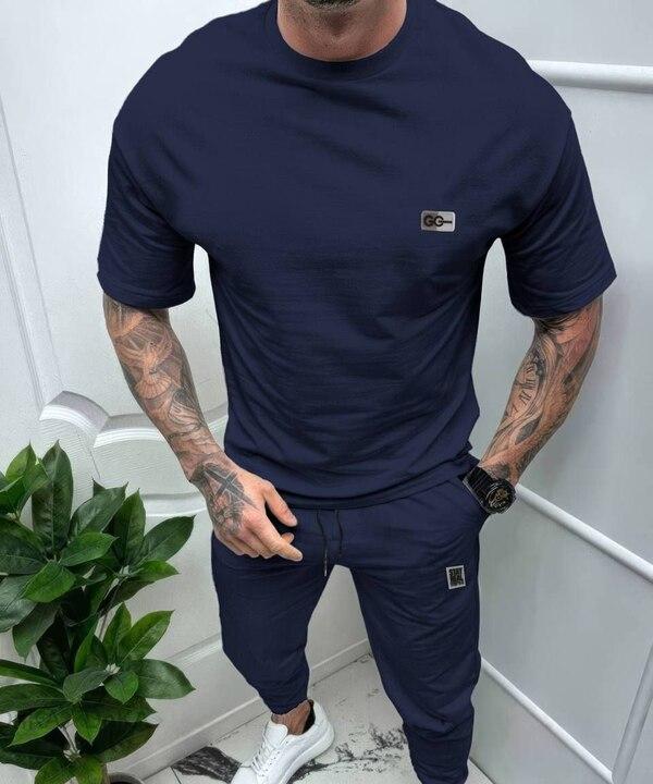 Спортивный костюм мужской из двунитки с футболкой и брюками с манжетами и силиконовыми нашивками демисезонный