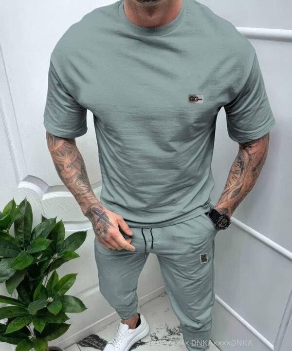 Спортивный костюм мужской из двунитки с футболкой и брюками с манжетами и силиконовыми нашивками демисезонный