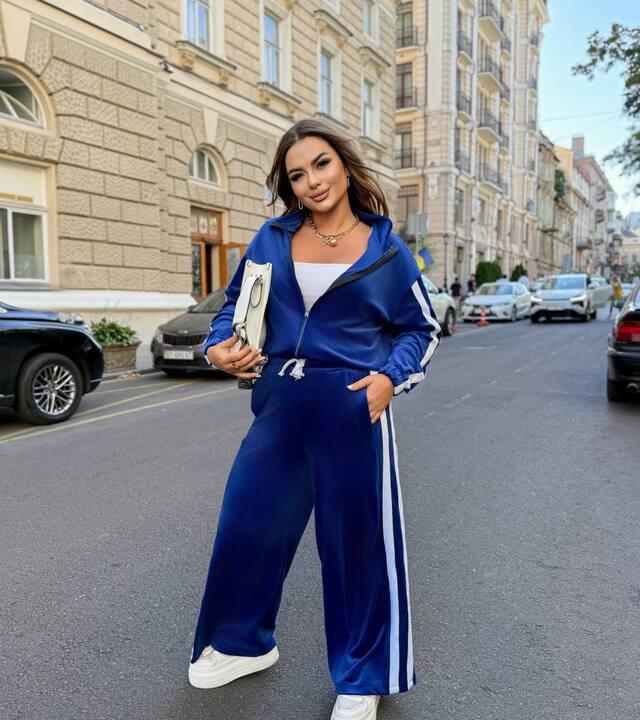 Спортивный костюм-двойка женский велюровый оверсайз: кофта на молнии и брюки палаццо демисезонный