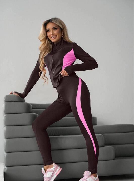 Спортивный костюм женский из дайвинга с кофтой на молнии и леггинсами с контрастными вставками демисезонный