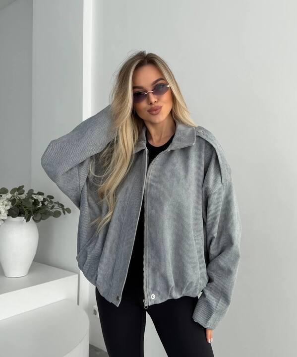 Бомбер женский из вельвета на подкладке оверсайз короткий весенний