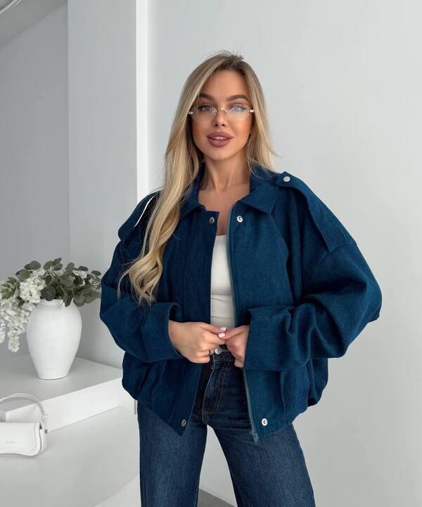 Бомбер женский из вельвета на подкладке оверсайз короткий весенний