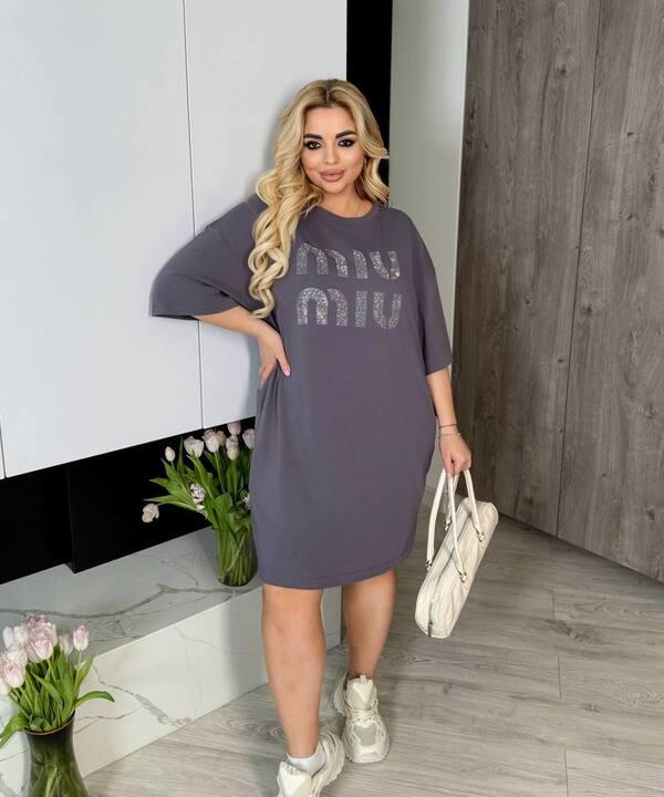 Платье-футболка женское из кулира со стразами оверсайз повседневное весеннее