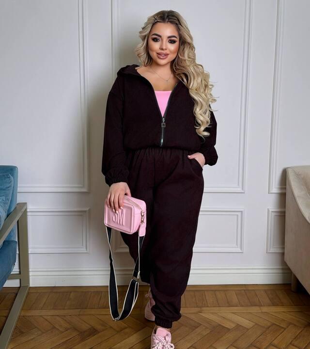 Спортивный костюм женский из вельвета с кофтой на молнии и джоггерами оверсайз демисезонный