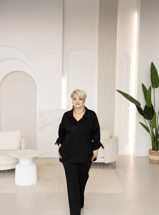 Костюм-двойка женский из двунитки повседневный оверсайз с рубашкой с V-образным вырезом и прямыми брюками больших размеров весенний