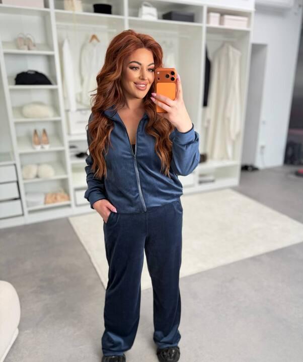 Спортивный костюм женский велюровый весенний двойка с кофтой на молнии и прямыми брюками больших размеров