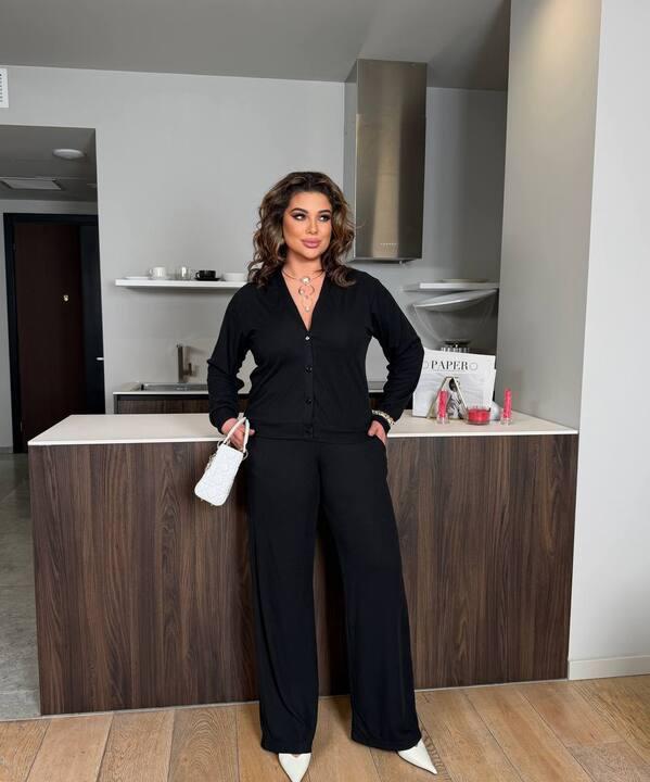 Костюм-двойка женский из хлопкового рубчика повседневный оверсайз с кофтой на застежке и прямыми брюками весенний