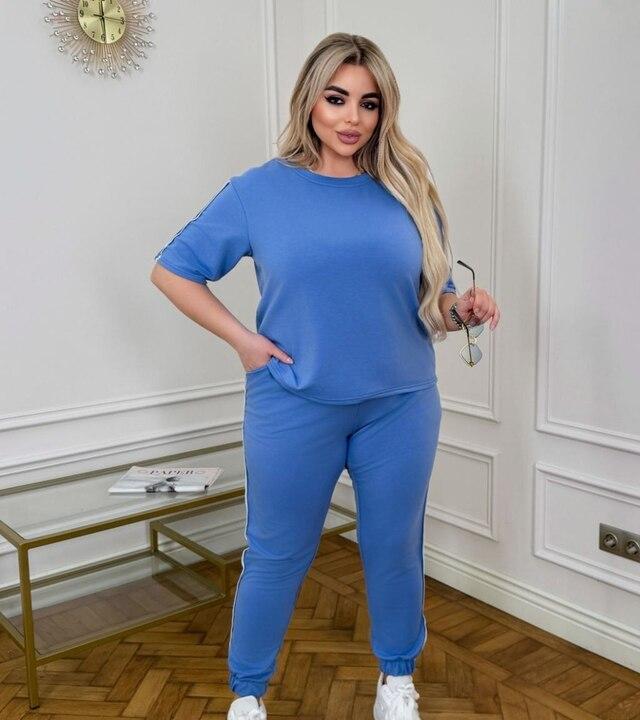 Спортивный костюм женский из двунитки демисезонный двойка с футболкой и брюками-джоггерами с лампасами больших размеров