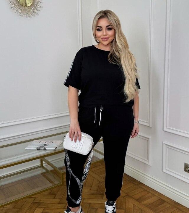 Спортивный костюм женский из двунитки демисезонный двойка с футболкой и брюками-джоггерами с лампасами больших размеров