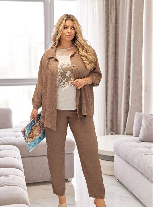 Костюм-тройка женский из крепа жатка: сорочка футболка и джоггеры свободного кроя с аппликацией весенний