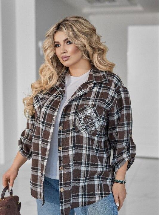 Рубашка женская из байки в клетку свободного кроя с длинным рукавом и декоративным акцентом весенняя