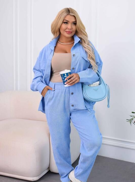 Костюм-двойка женский из хлопкового вельвета с жакетом-рубашкой и прямыми брюками весенний