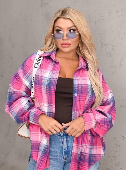 Рубашка женская фланелевая свободного кроя в клетку с воротником на пуговицах удлинённая весенняя