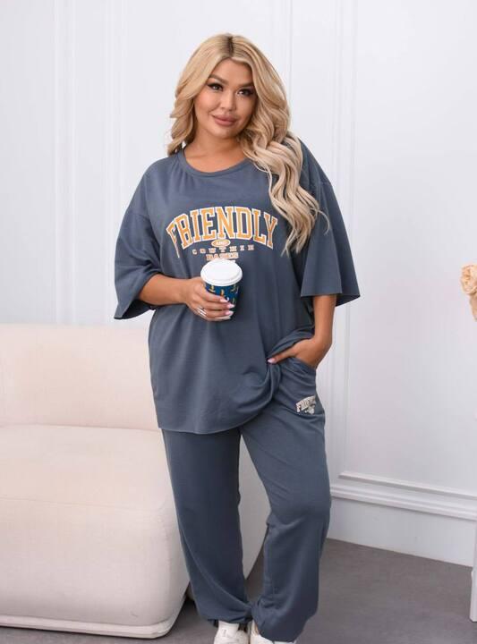 Спортивный костюм-двойка женский из двунитки с футболкой оверсайз и прямыми джогерами с надписью демисезонный