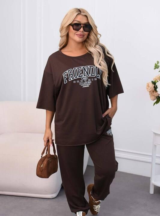 Спортивный костюм-двойка женский из двунитки с футболкой оверсайз и прямыми джогерами демисезонный