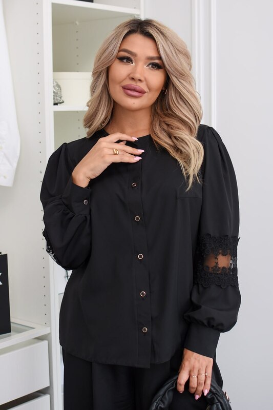 Блуза женская из софт коттона с кружевными вставками на рукавах на пуговицах свободного кроя демисезонная