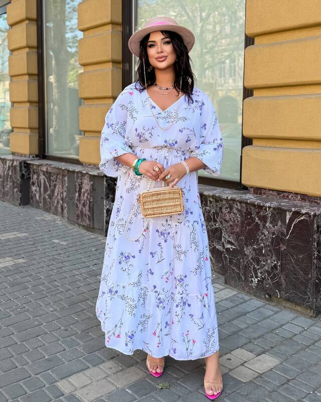 Платье женское голубое макси из штапеля с нежным цветочным принтом, кулиской на талии и боковым разрезом больших размеров