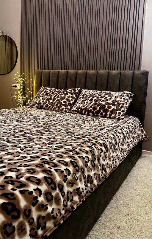 Комплект постельного плюшевый махровый Плед + 2 Наволочки с леопардовым принтом