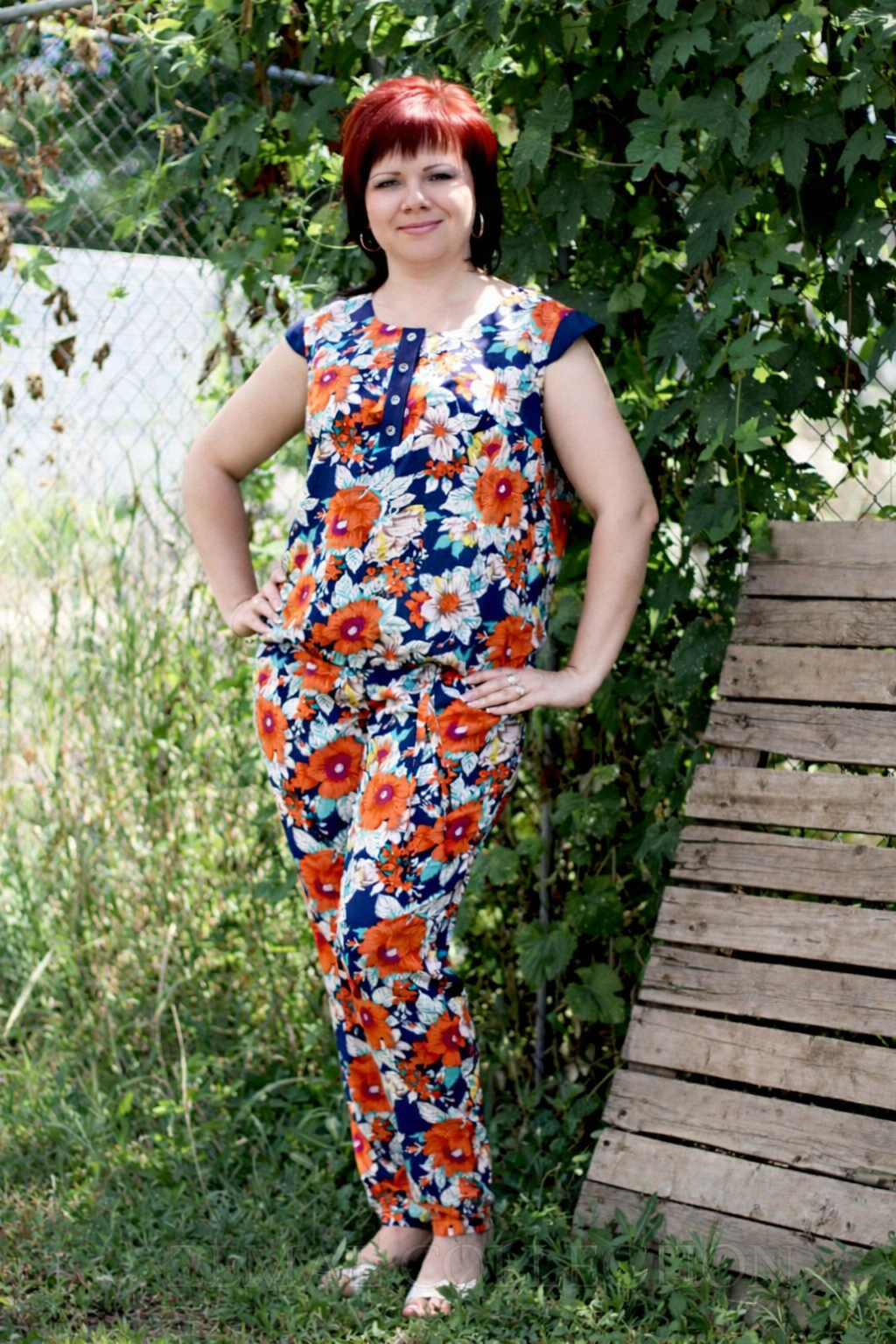 Костюм-двойка женский из штапеля с вискозой и хлопком: блуза на пуговицах и зауженные брюки летний  M-1002-PL2-432-20-3