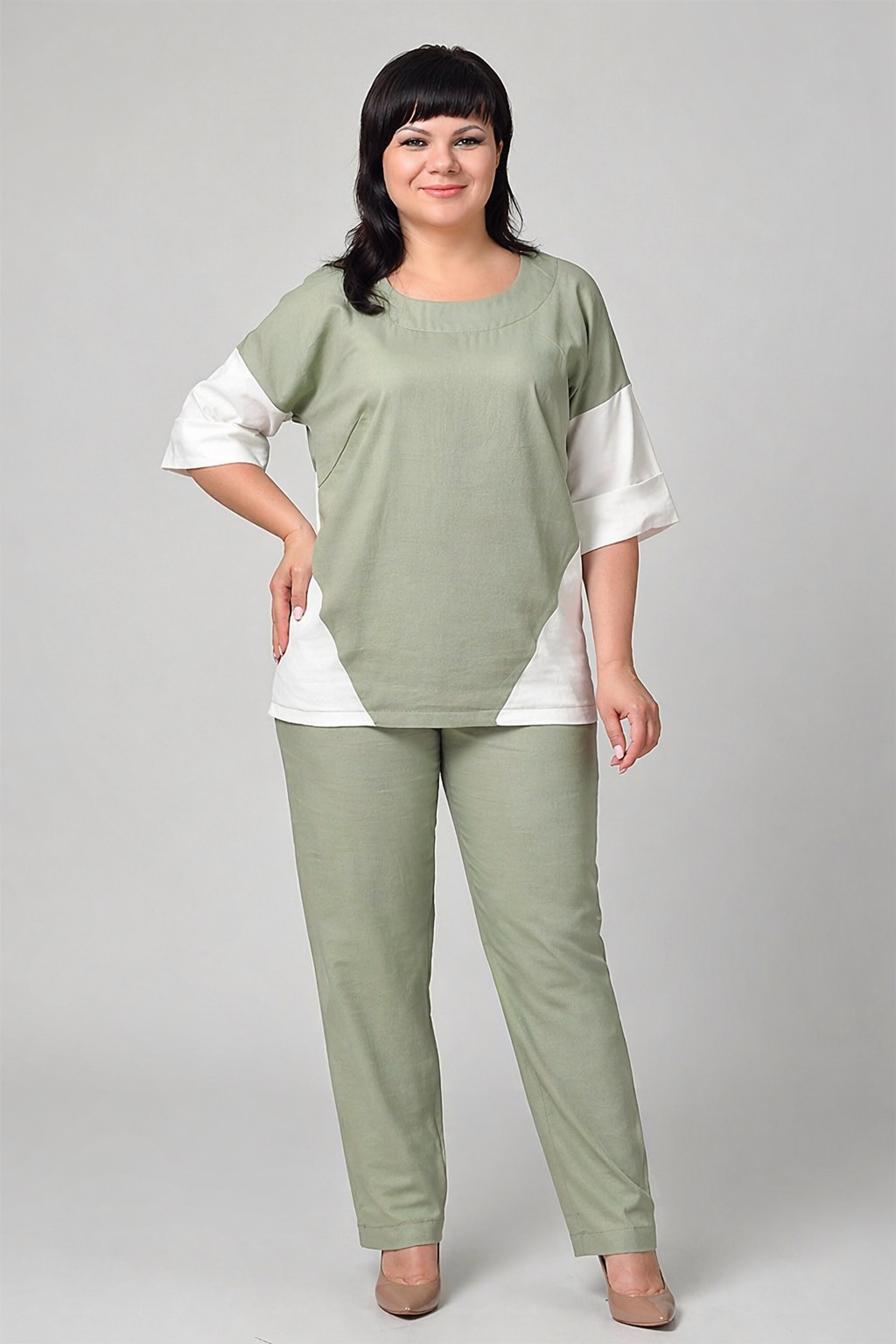 Костюм-двойка женский из льна и полиэстера с двухцветной блузой свободного кроя и слегка зауженными брюками летний  M-1045-PL4-091-40-01