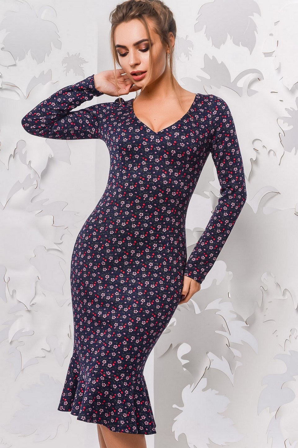 Платье в цветочек украшено оборкой цвет синий 28783