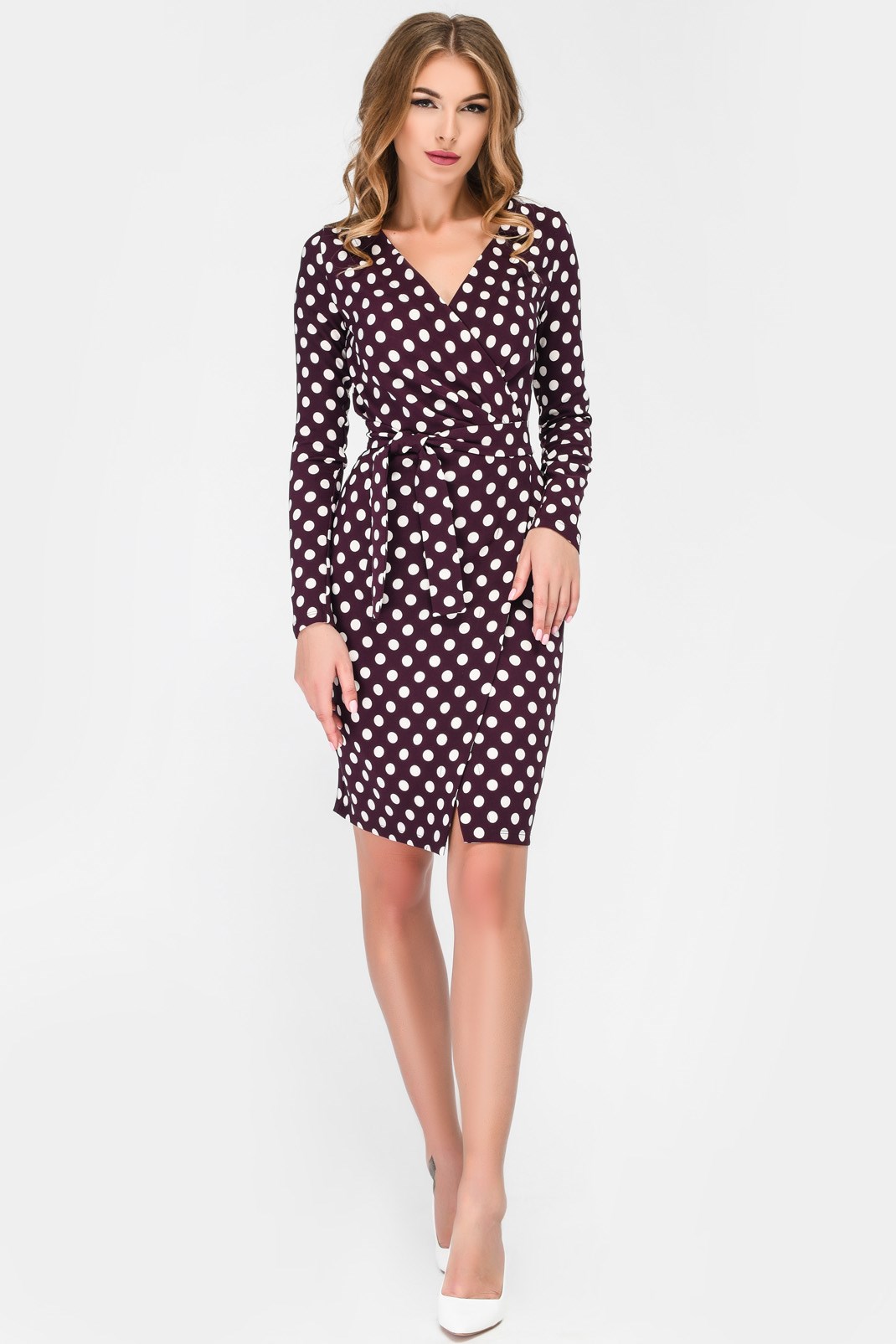 Демисезонное платье на запАх с рисунком в горох 34156