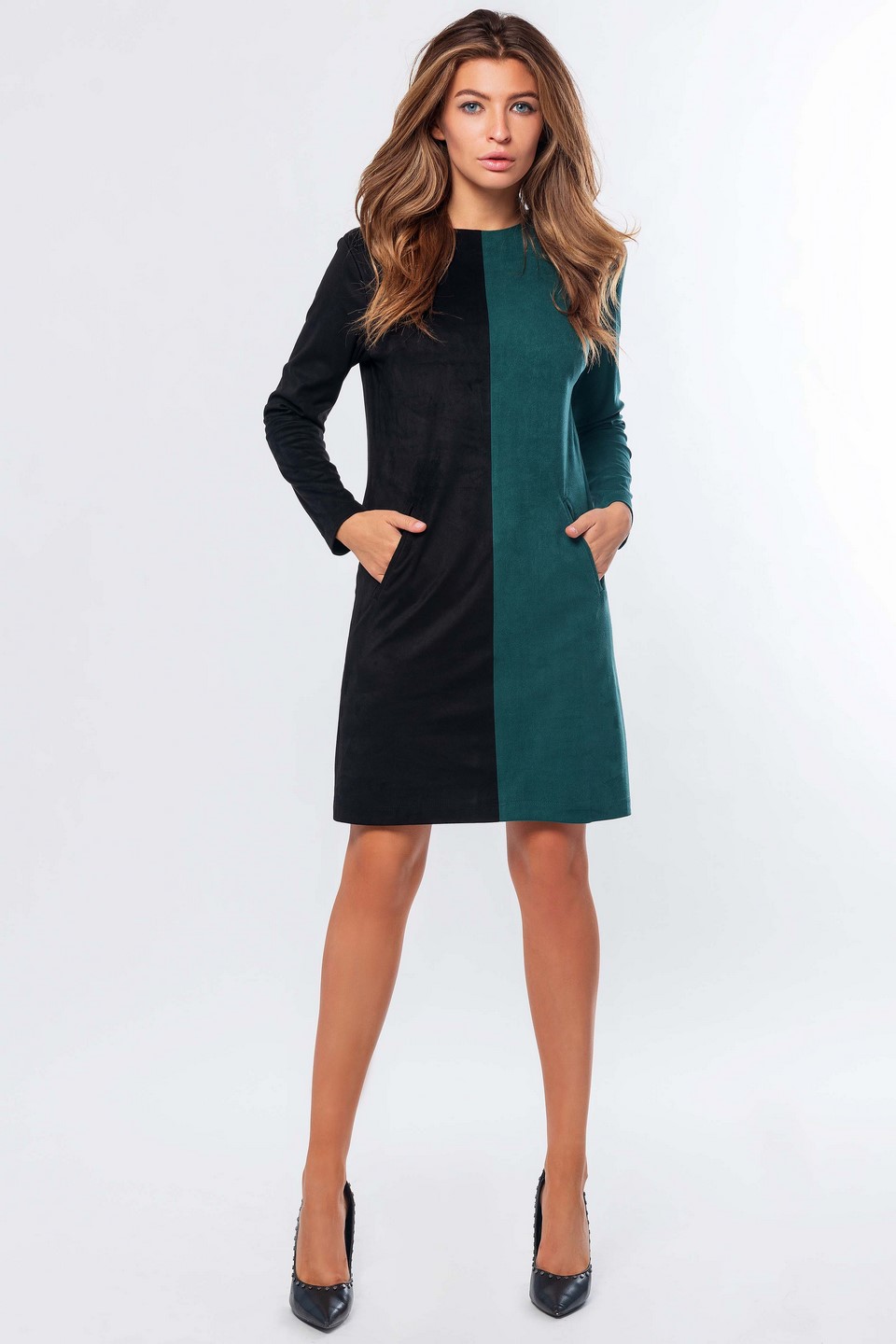 Двухцветное замшевое платье с карманами цвета чёрный-изумруд 34702 xp-1465 Двухцветное замшевое платье с карманами цвета чёрный-изумруд 34702 xp-1465