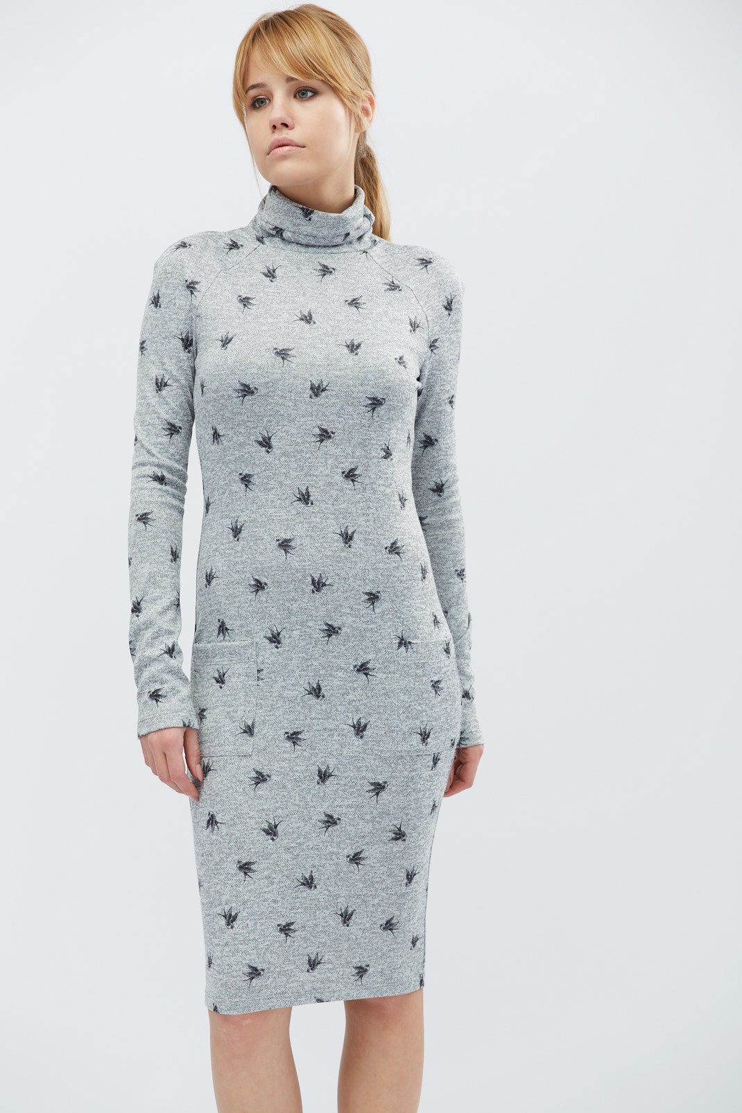 Платье с рисунком птиц и удобными карманами 28852