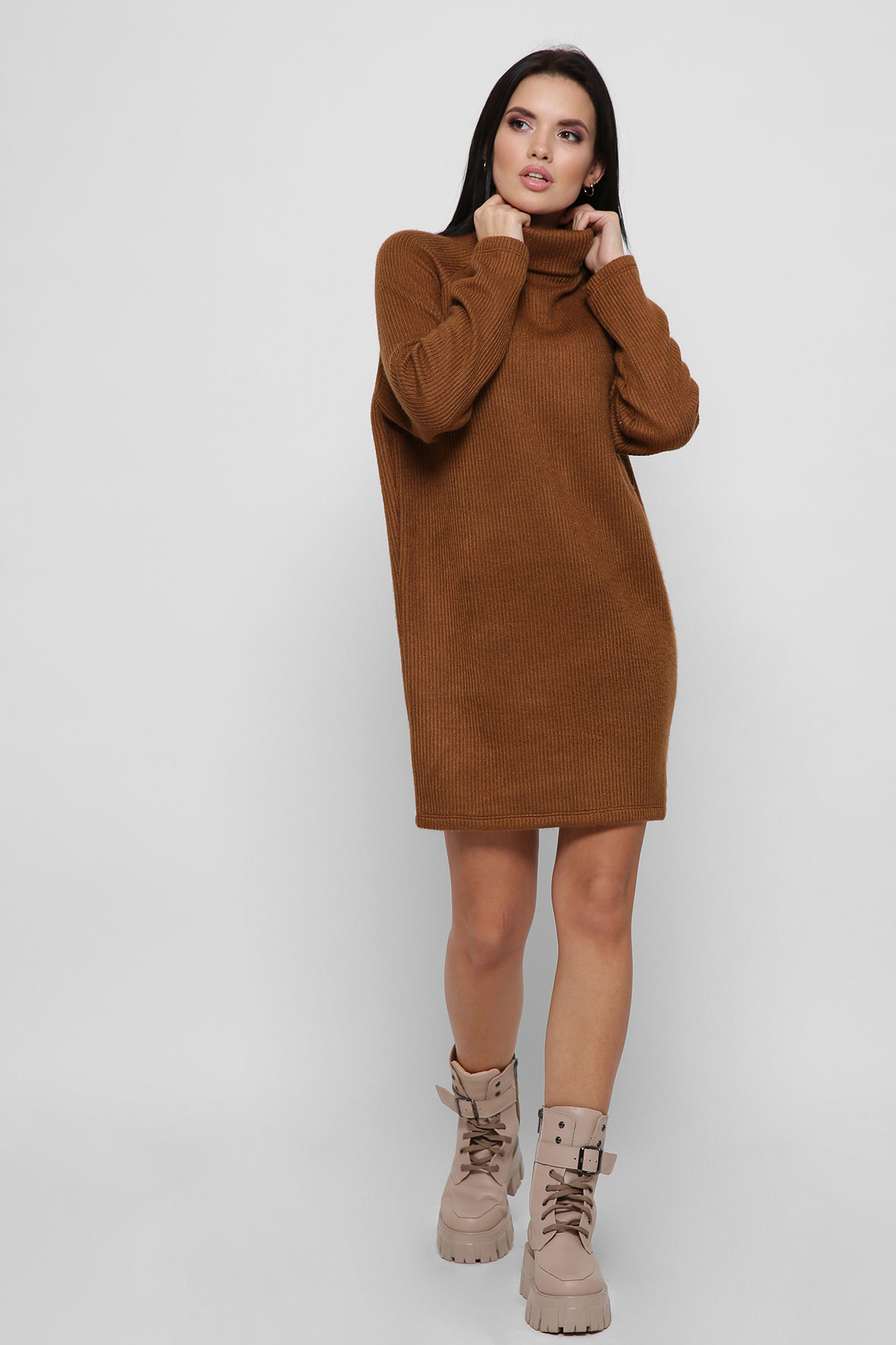 Свободное коричневое платье-джемпер с воротником 36360