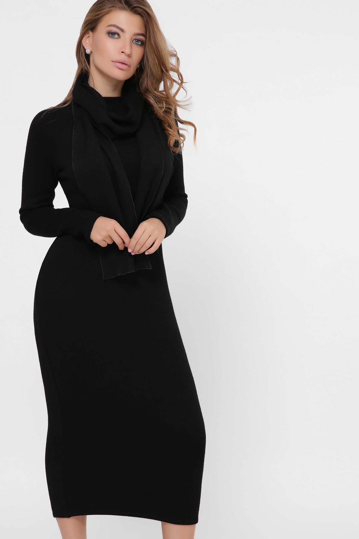 Уютное черное платье из ангоры с шарфом 36237