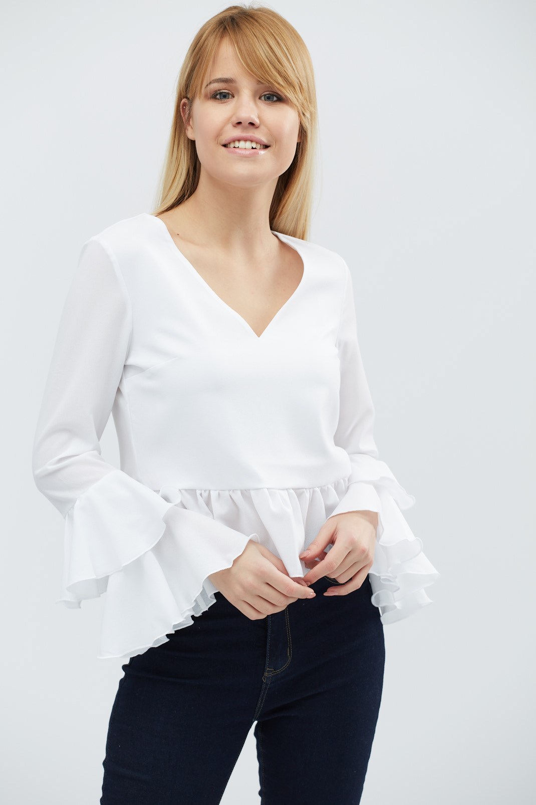 Блуза с рюшами белого цвета 27399