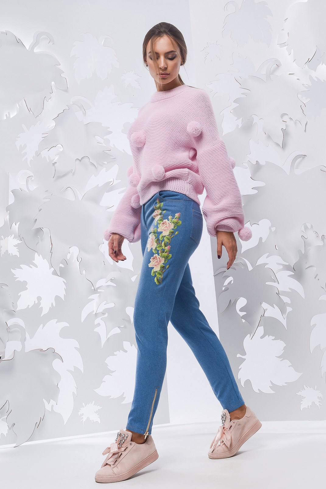 Стильные джинсы скинни с цветочной вышивкой 28968
