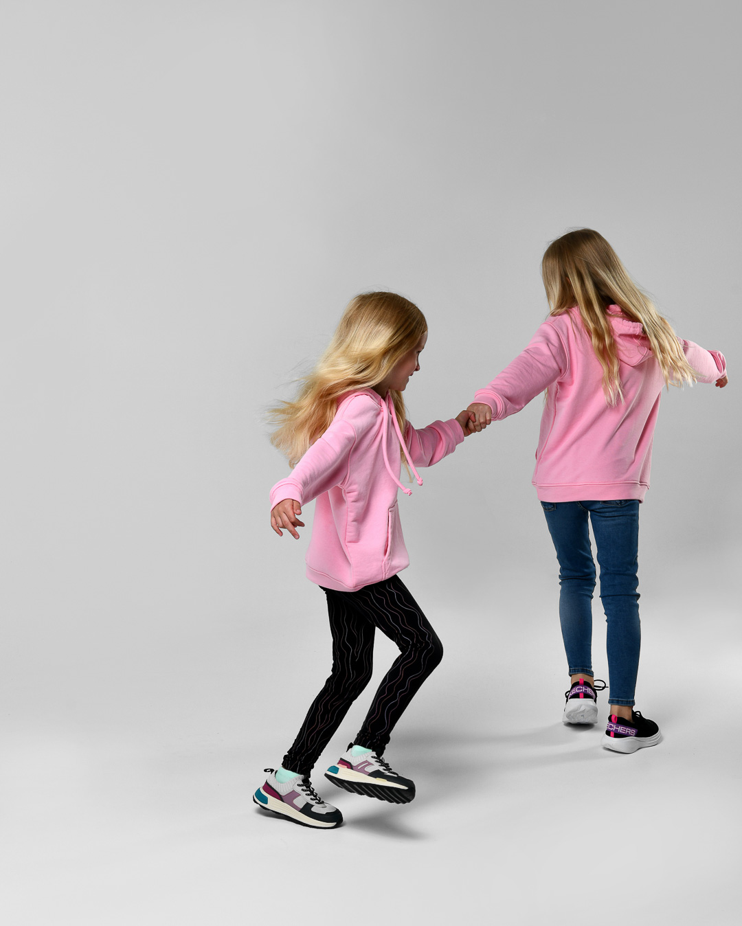 Детский худи унисекс светло-розового цвета 55707