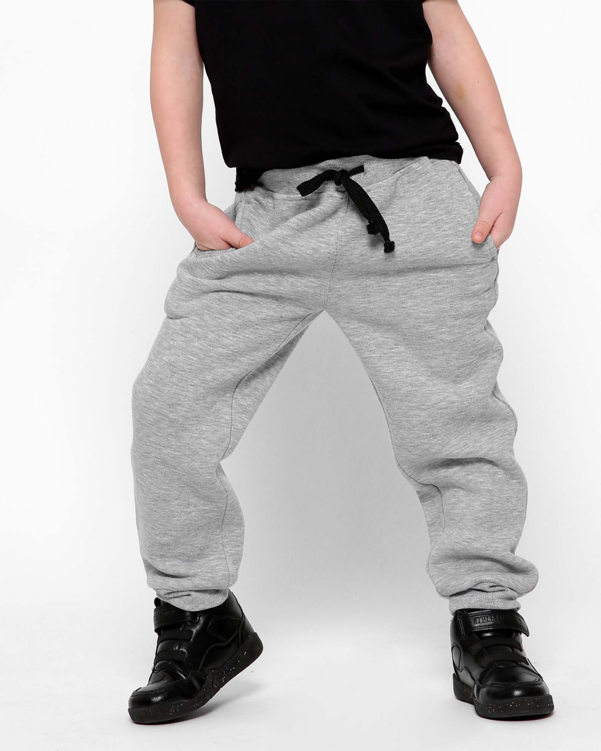 Детские спортивные брюки в сером цвете 32010